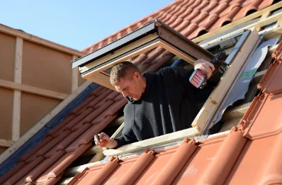 Pose de fenêtres de toit Velux à Trégarvan